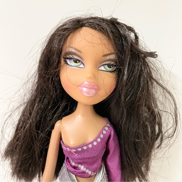 MGA Bratz Doll Yasmin - Picture 2 of 16